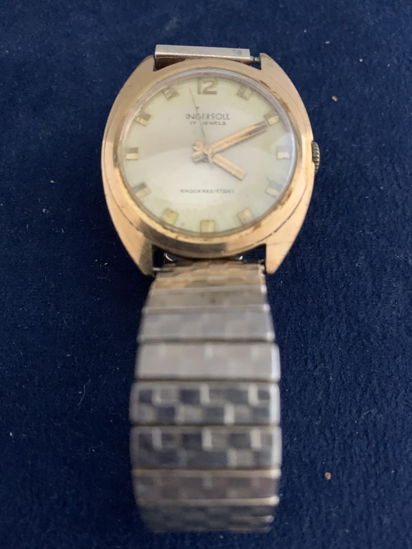 AN INGERSOL VINTAGE WRISTWATCH