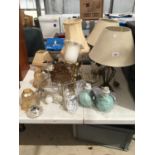 A QUANTITY OF TABLE LAMPS AND CEILING PENDANT LIGHTS, ALL IN WORKING ORDER