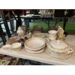 A LARGE COLLECTION OF CERAMICS TO INCLUDE LIDDED JARS, TUREEN, FIGURINES ETC