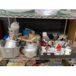 A LARGE QUANTITY OF KITCHEN ITEMS TO INCLUDE KETTLE, METAL COOKING POT ETC