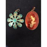 A SILVER MARKED BLUE ENAMELLED THAI PENDANT AND A RED ENAMEL PENDANT, APPROX TOTAL GROSS WEIGHT 25