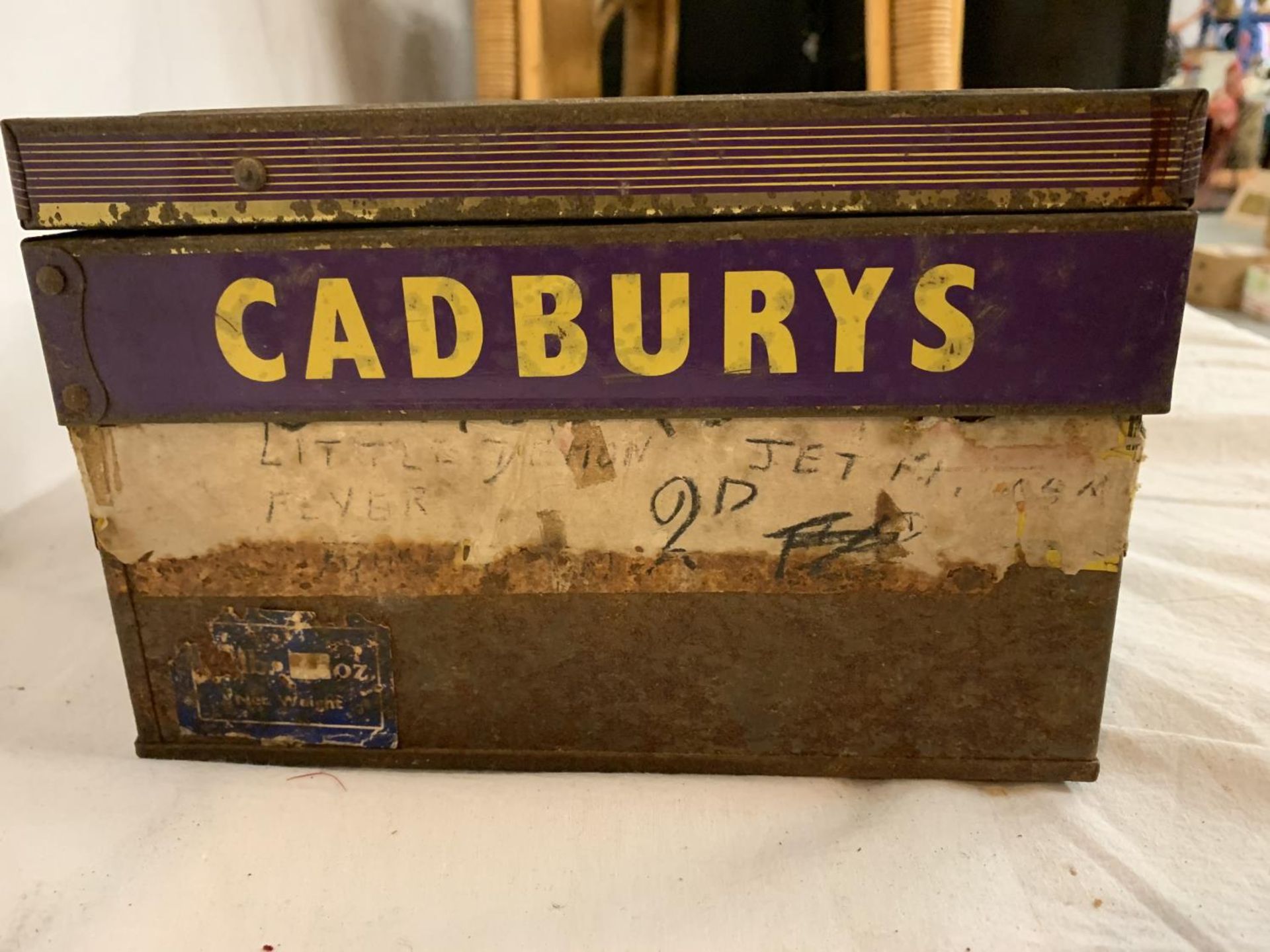 AN ORIGINAL VINTAGE 'CADBURYS CHOCOLATE BISCUITS - Image 5 of 8