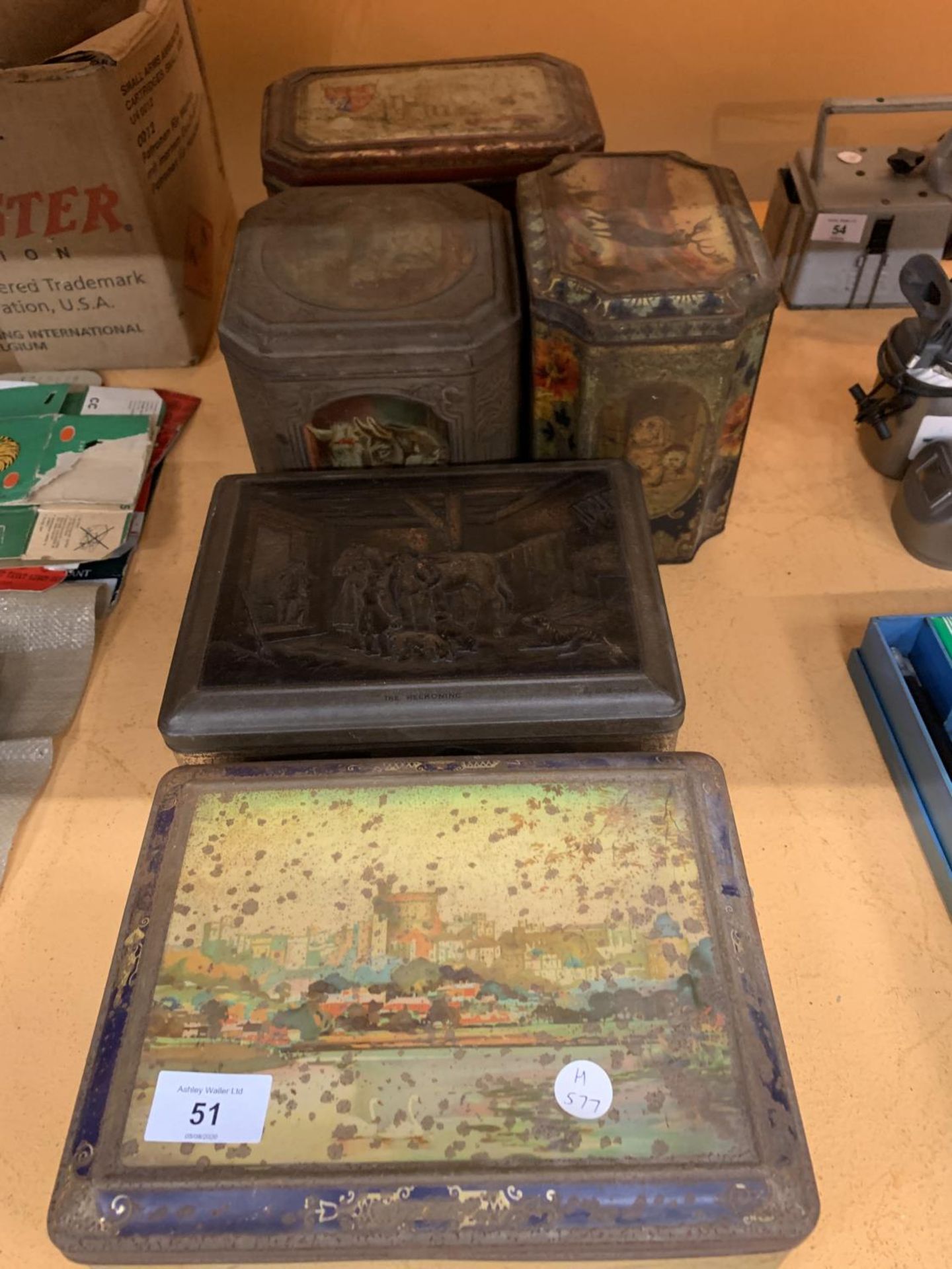 FIVE ORIGINAL VINTAGE DECORATIVE TINS - Image 2 of 8