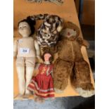 FOUR VARIOUS VINTAGE DOLLS AND TEDDIES