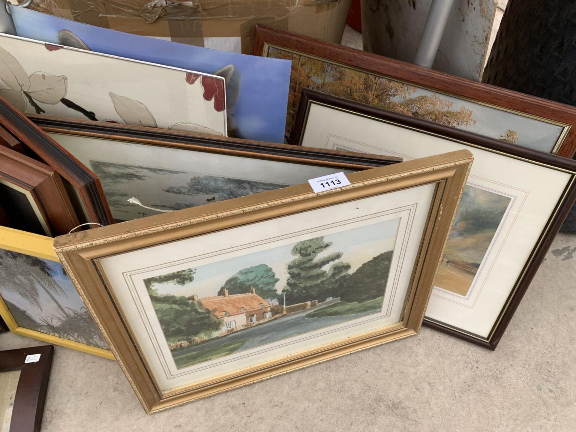 A LARGE COLLECTION OF VARIOUS FRAMED PICTURES AND FRAMES - Image 2 of 4
