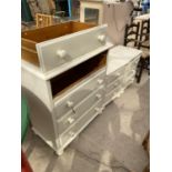 A WHITE CHEST OF FOUR DRAWERS (ONE DRAWER A/F) AND TWO BEDSIDE CHESTS OF THREE DRAWERS