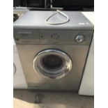 A WHITE KNIGHT 6KG CONDENSER DRYER LIGHT DEFLUFFING REQUIRED, BELIEVED WORKING - SEE BELOW