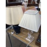 FIVE MIXED TABLE LAMPS, FOUR WITH SHADES
