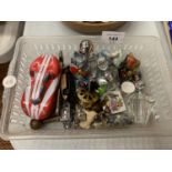 A BASKET OF COLLECTABLE ITEMS TO INLCUDE PEFUME BOTTLE, PLATES ITEMS, MODEL CAR, CERAMIC TERRIER ETC