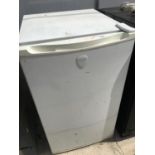 A DAEWOO FRIDGE, BOTTOM BASKET MISSING, RUST ON INNER FRAME, BELIEVED WORKING - SEE BELOW