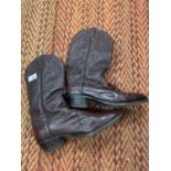 A PAIR OF DAN POST COWBOY BOOTS, SIZE 9