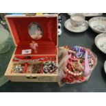 A JEWELLERY BOX AND A QUANTITY OF COSTUME JEWELLERY