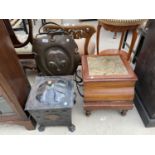 AN ARTS AND CRAFTS COPPER FIRESCREEN, A SIMILAR COAL BUCKET AND A MAHOGANY COMMODE