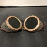 A PAIR OF STEAMPUNK STYLE VINTAGE GOGGLES