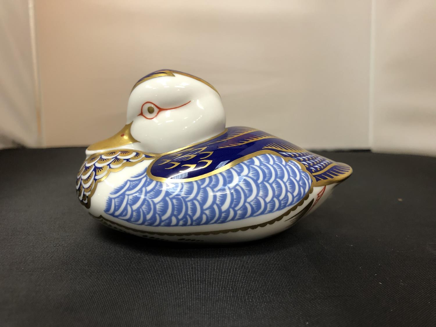 A ROYAL CROWN DERBY IMARI DUCK WITH GOLD STOPPER - Image 2 of 2