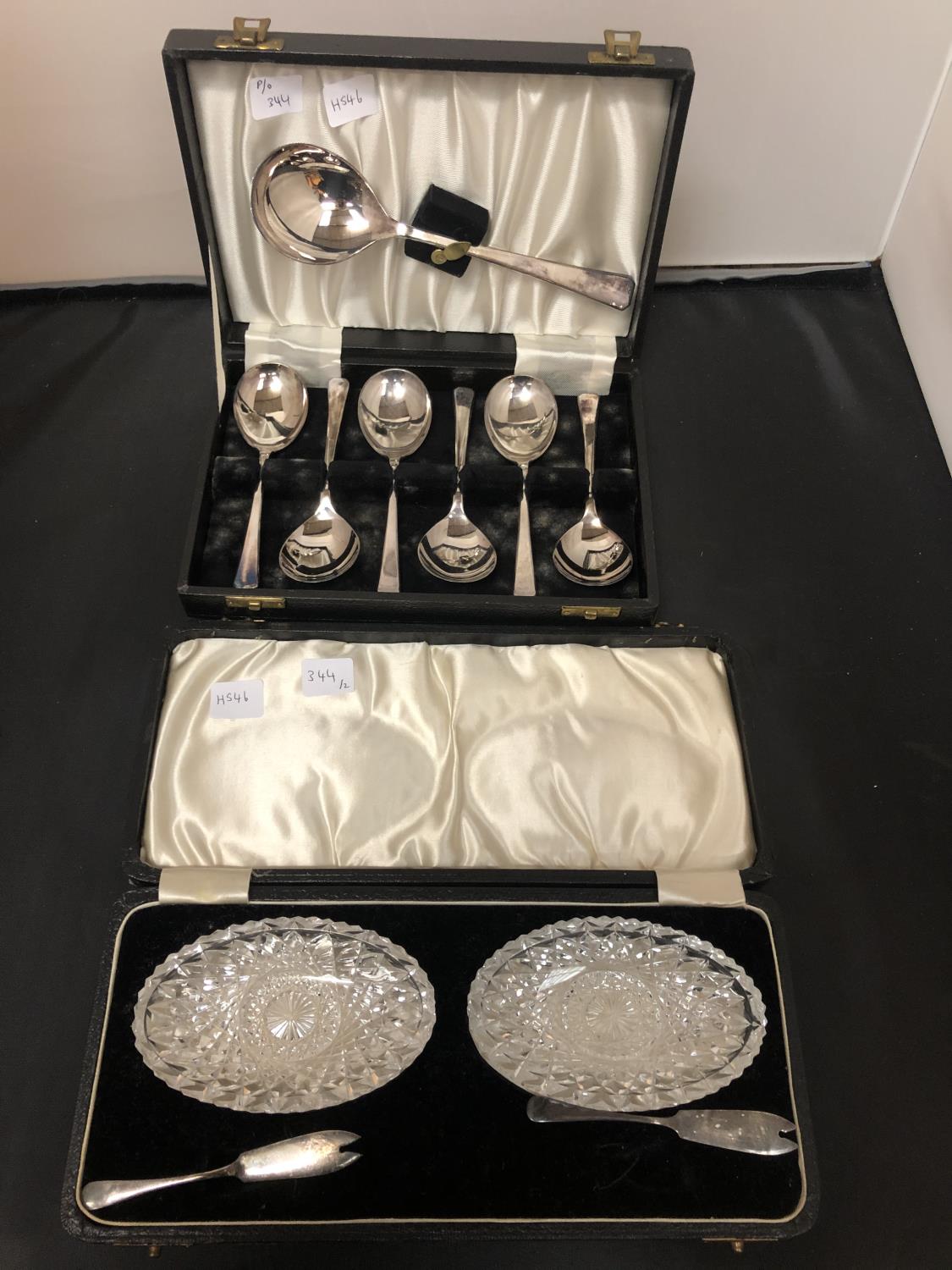 A CASED CUT GLASS AND SILVER KNIFE SET AND A CASED SET OF EPNS SPOONS