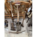 VARIOUS VINTAGE TOOLS TO INCLUDE SPADES, FORK, SLEDGE HAMMER ETC