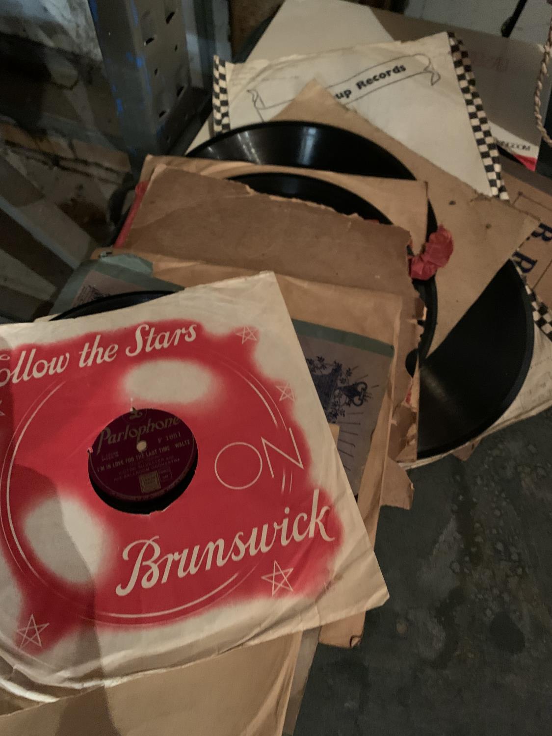 A QUANTITY OF VINTAGE RECORDS - Image 2 of 2
