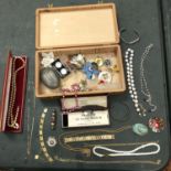 QUANTITY OF COSTUME JEWELLERY