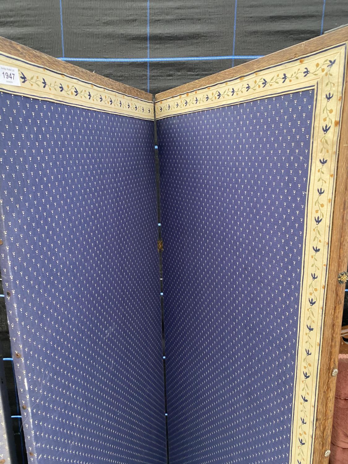 A FOUR SECTION FOLDING SCREEN - Image 2 of 4