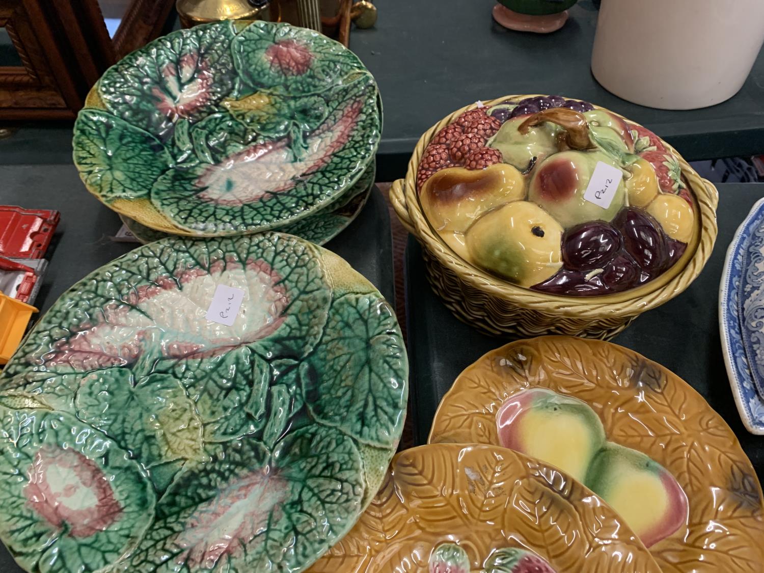 A COLLECTION OF MAJOLICA PLATES, TUREENS ETC - Image 2 of 4