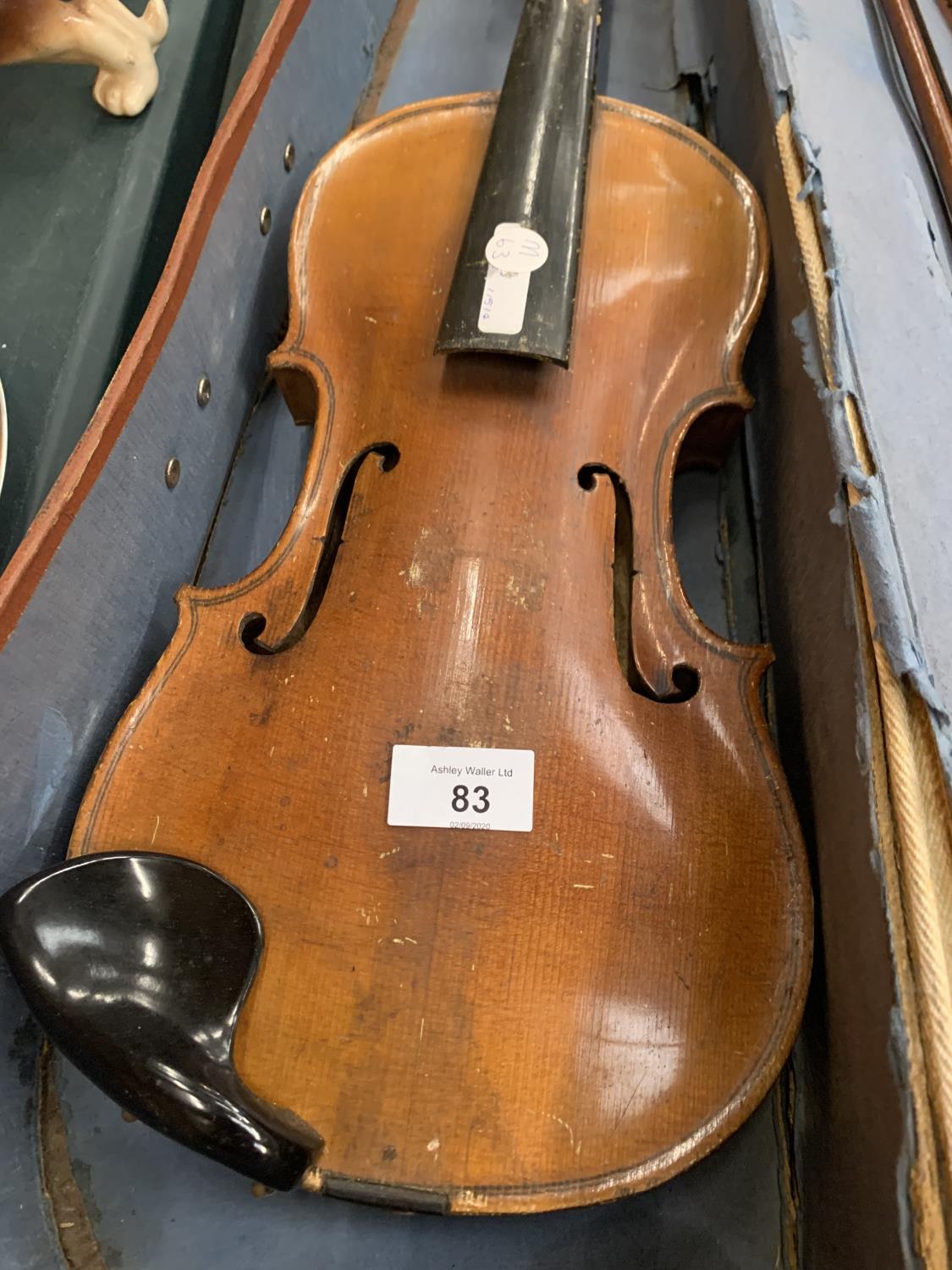 A CASED VIOLIN WITH BOW NO STRINGS - Image 2 of 4