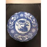 A LARGE JAPANESE HAND PAINTED BLUE AND WHITE FUKAGAWA MEIJI PERIOD CHARGER 34 CM