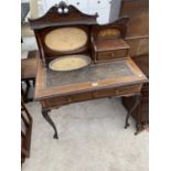 AN EDWARDIAN INLAID MAHOGANY LADIES WRITING TABLE WITH MIRRORED BACK, TWO LOWER AND ONE UPPER DRAWER