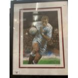 A LIMITED EDITION 76/100 FRAMED PRINT OF ENGLISH RUGBY PLAYER JONNY WILKINSON COA ON REVERSE OF