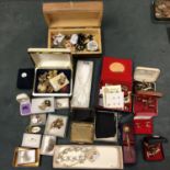 QUANTITY OF COSTUME JEWELLERY, CUFFLINKS AND BROOCHES