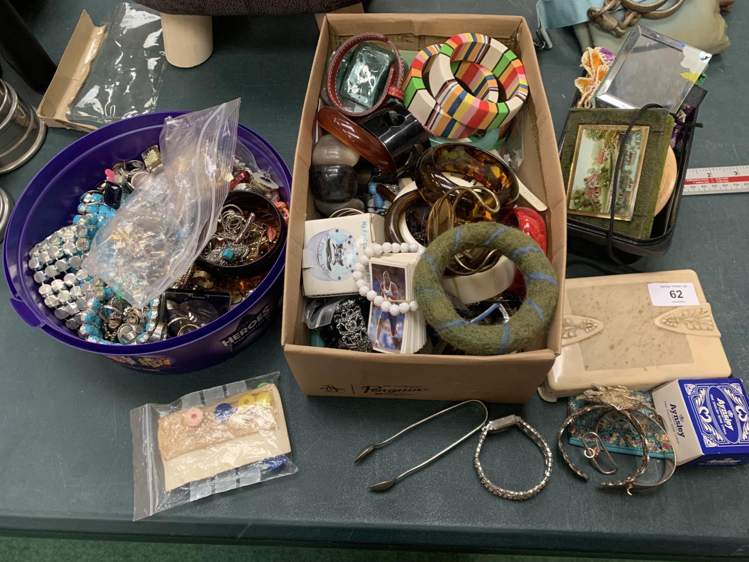 A LARGE COLLECTION OF COSTUME JEWELLERY, BOXES ETC.