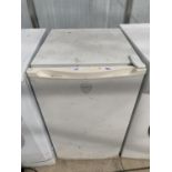 A DAEWOO FRIDGE, BOTTOM BASKET MISSING BELIEVED WORKING BUT NO WARRANTY