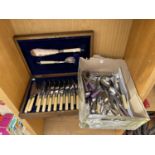 AN OAK CASED FISH KNIFE SET AND VARIOUS CUTLERY