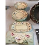 A COLLECTION OF SPODE ROYAL JASMINE TO INCLUDE SIX PLATES, DISHES AND CAKE PLATE AND A HAND