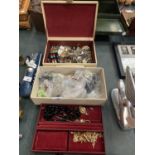 A LARGE QUANTITY OF COSTUME JEWELLERY TO INCLUDE JEWELLERY BOX