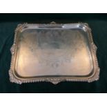 A HALLMARKED 1904 LONDON SILVER TRAY WITH GADROONAL BORDER - MAKER EDWARD BARNARD & SONS, WEIGHT