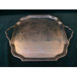 A HALLMARKED 1926 SHEFFIELD SILVER TWIN HANDLED TRAY - MAKER HAWKSWORTH, EYRE & CO LTD, WEIGHT 40 oz