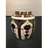 A ROYAL CROWN DERBY IMARI GINGER JAR