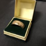 A 9CT HALLMARKED GOLD RING, FIVE GRAMS