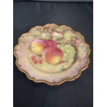 A ROYAL WORCESTER PLATE HAND PAINTED FRUIT STUDY BY HARRY AYRTON DIAMETER 22.5CM, CONDITION REPORT -