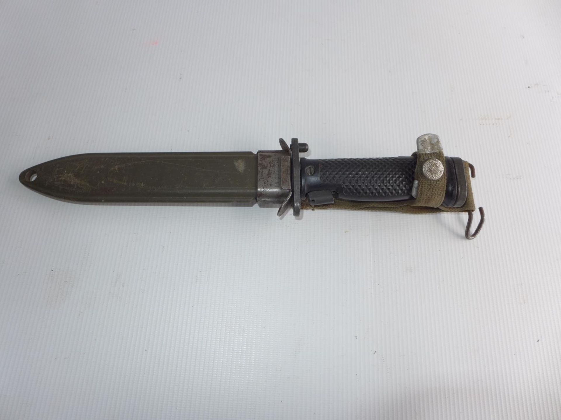 A USA M8 A1 BAYONET AND SCABBARD 16.5cm BLADE - Image 4 of 4