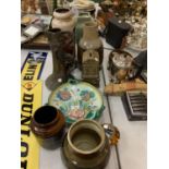 A SELECTION OF STUDIO POTTERY ITEMS ETC