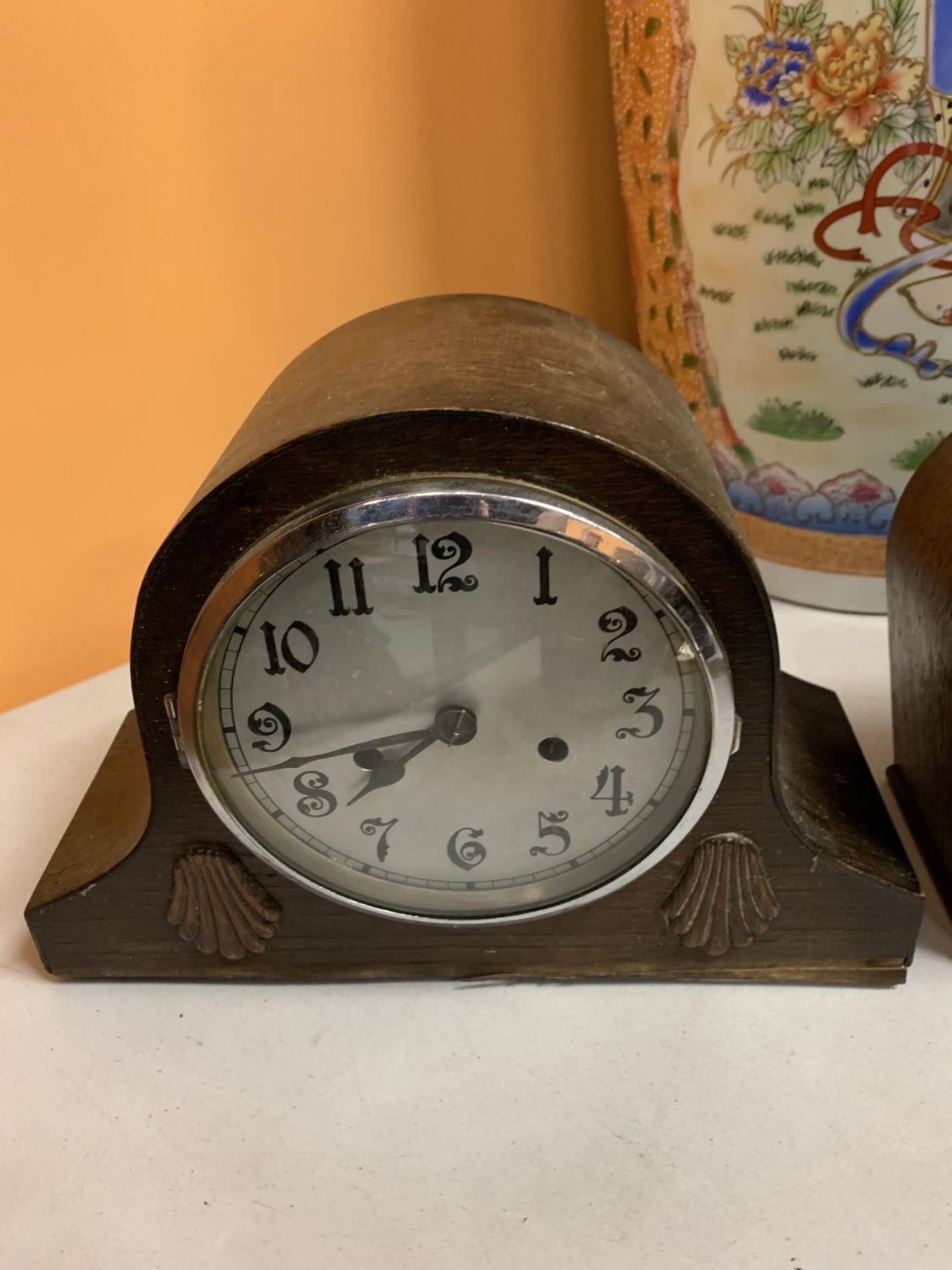 ONE NAPOLEON HAT WOODEN MANTLE CLOCK AND A WOODEN SMITHS MANTEL CLOCK - Image 3 of 3