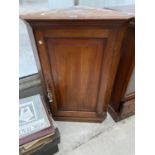 A SMALL 19TH CENTURY CORNER CUPBOARD