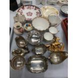 A SELECTION OF CERAMIC ITEMS