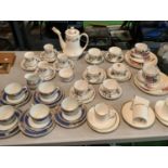 A LARGE SELECTION OF CHINA CUPS SAUCERS AND PLATES TO INCLUDE A LARGE PARAGON COFFEE POT