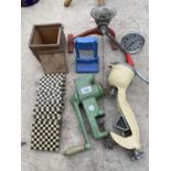 VINTAGE HOUSEHOLD ITEMS TO INCLUDE MINCERS, JUICE EXTRACTOR, CLOCK ETC
