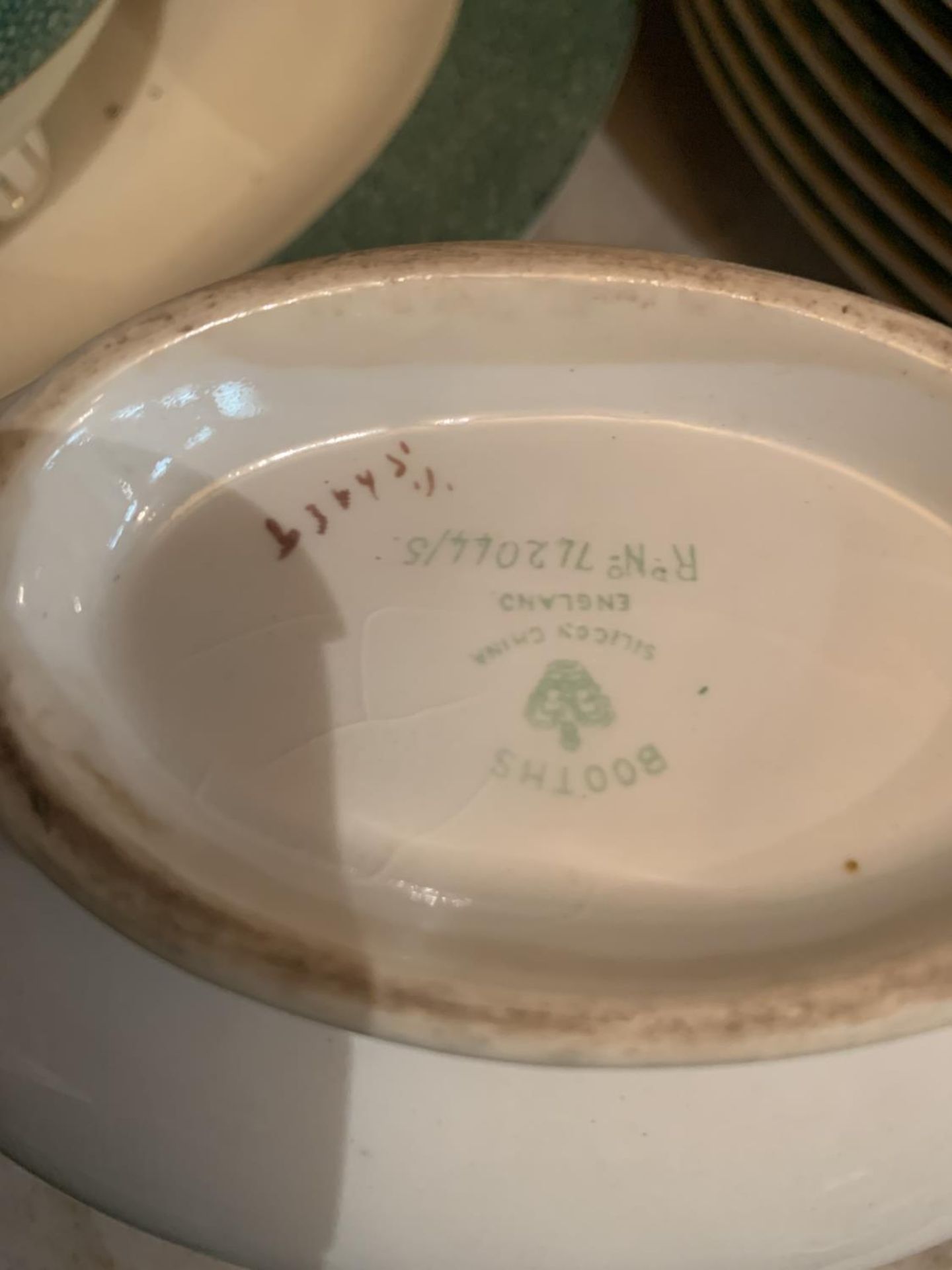 A SILICON CHINA DINNER SERVICE WITH TUREENS, MEAT PLATE ETC - Image 2 of 2