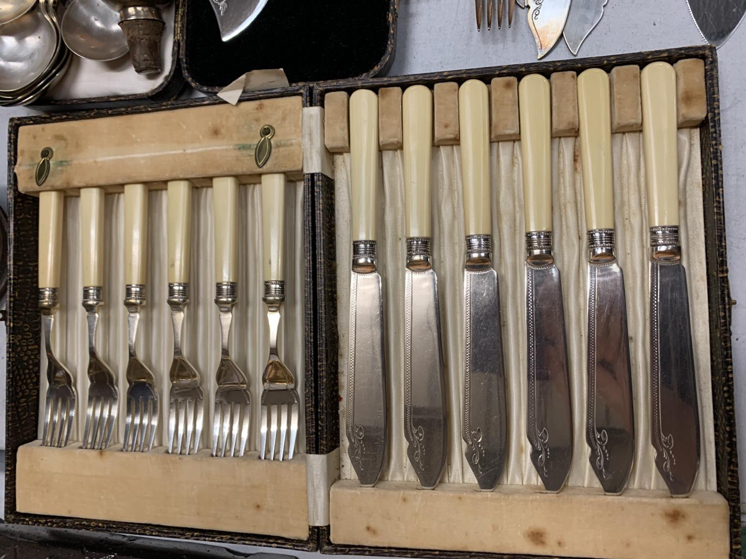 A LARGE QUANTITY OF ASSORTED EPNS CUTLERY, SOME BOXED - Image 2 of 4