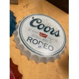 A VINTAGE STYLE GARAGE RETRO COORS HANGING WALL BEER BOTTLE TOP DISPLAY SIGN 35CM